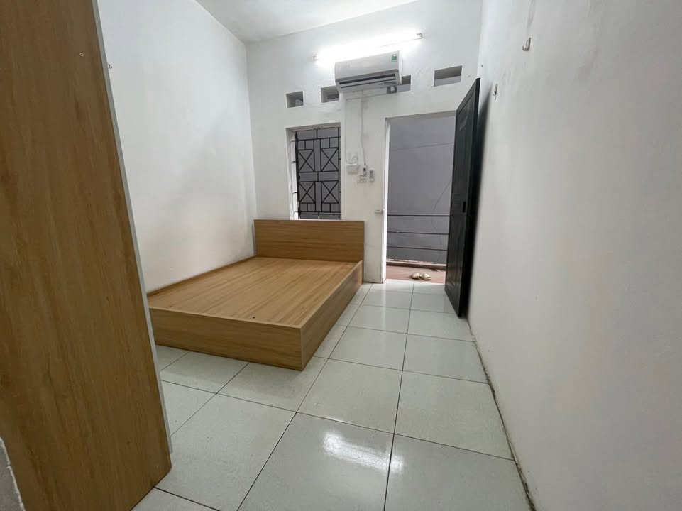 Phòng cho thuê ngõ 21 Chùa Bụt Mọc 30m² - Miễn phí dịch vụ tháng đầu!