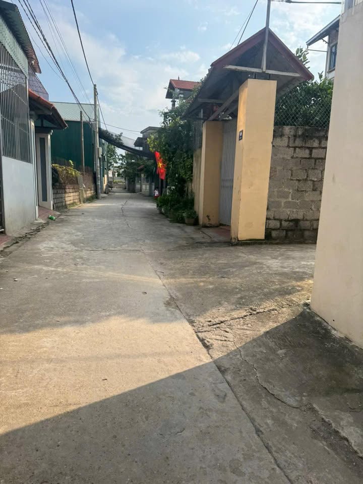 Đất nền Hồng Vân, Thường Tín 200m² giá chỉ 5.6 tỷ - Đường thông ô tô 7 chỗ!