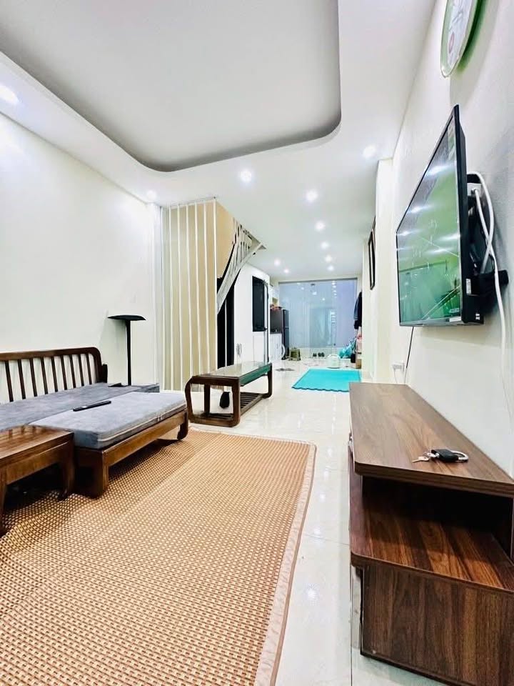 Nhà 3 tầng phố Âu Cơ - Tây Hồ 30m² giá 2.7 tỷ - Chính chủ bán gấp!
