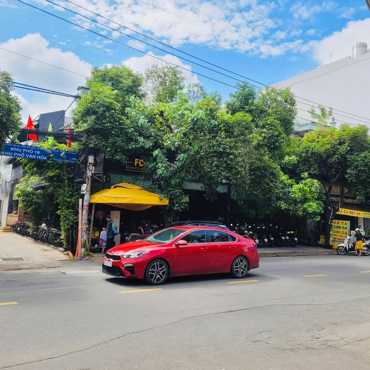 Bán nhà mặt tiền Dương Đức Hiền, Tân Phú 288m² giá 42 tỷ - Vị trí đắc địa, tiềm năng sinh lời cao!