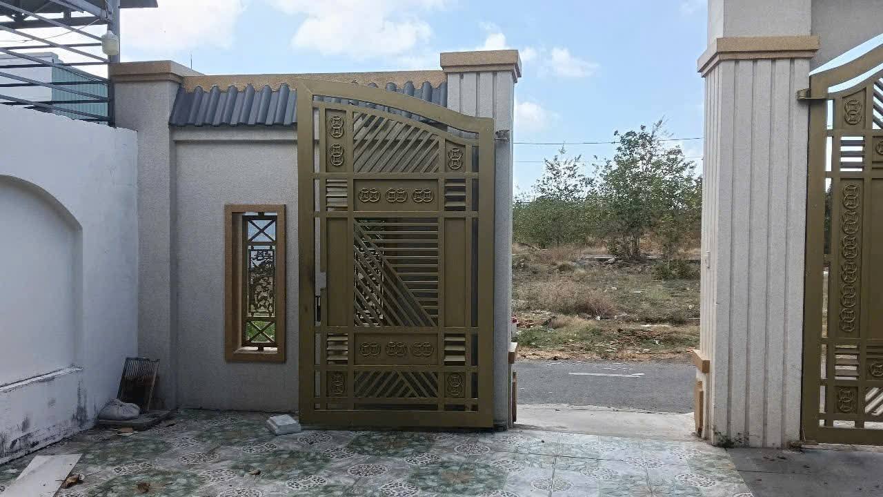 Nhà cấp 4 Long Điền 150m² giá 2.15 tỷ - Mặt tiền đường nhựa, gần Tỉnh Lộ 44A!