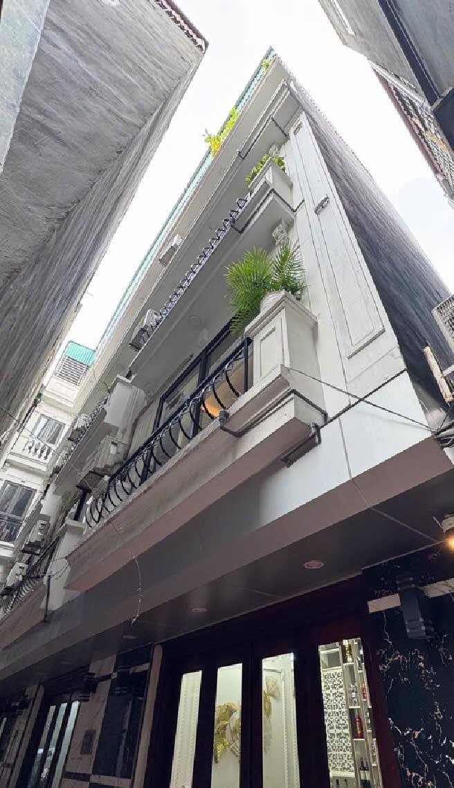 Nhà Định Công Hoàng Mai 33m² giá 7 tỷ - Sổ đỏ chính chủ, vị trí đắc địa!