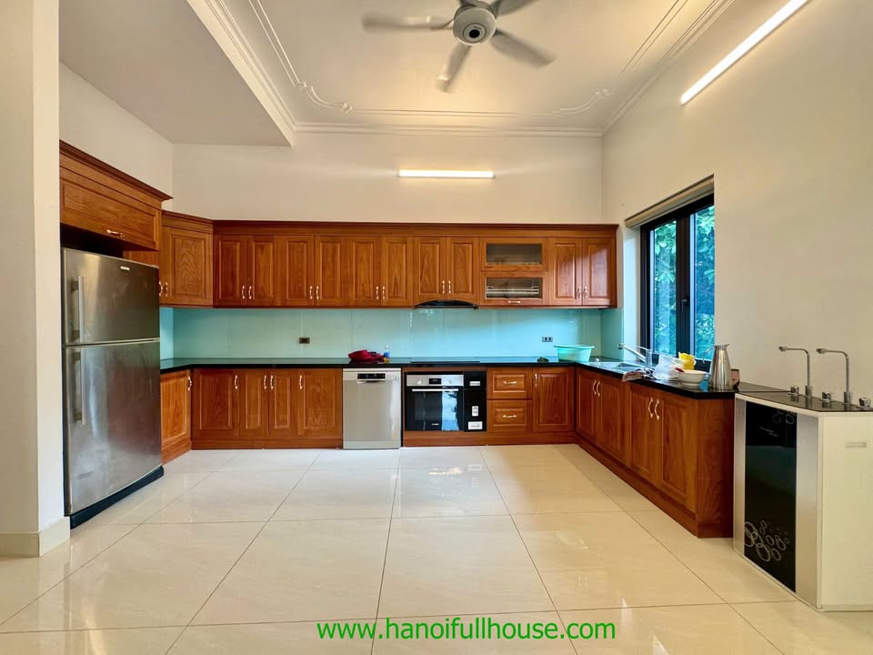 Nhà 4 phòng ngủ cho thuê tại Tây Hồ 100m² - Không gian sống lý tưởng gần Hồ Tây!