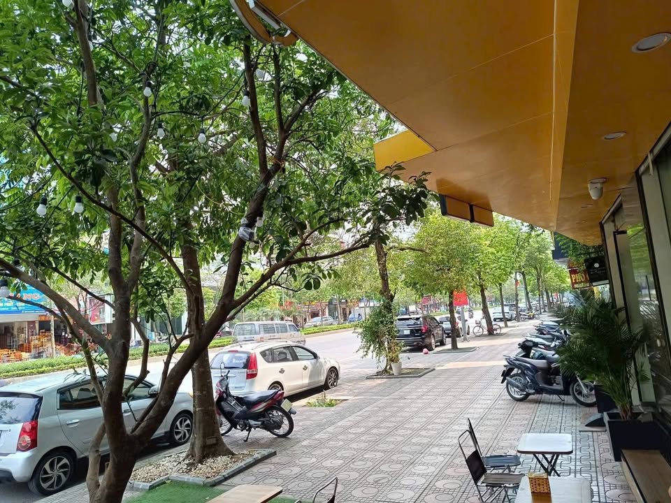 Nhà đẹp đường Vũ Đức Thận, quận Long Biên 100m² giá 30 tỷ - Đầu tư sinh lời ngay!