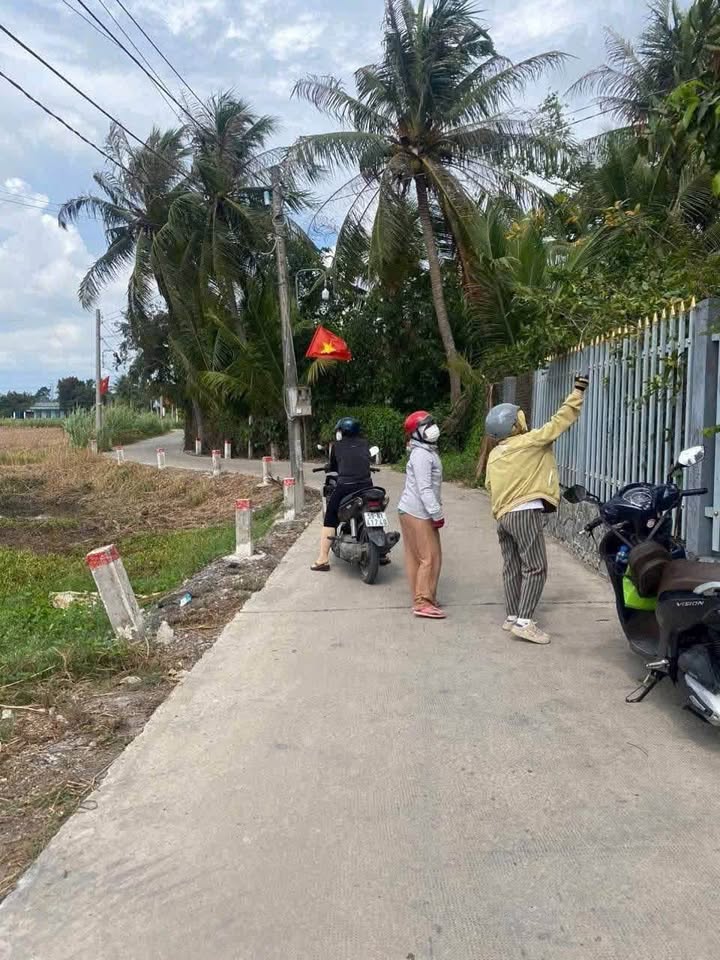 Đất nền 150m² tại ấp 2 Nhựt Chánh, giá 1.1 tỷ - Sổ đỏ chính chủ, xây dựng tự do!