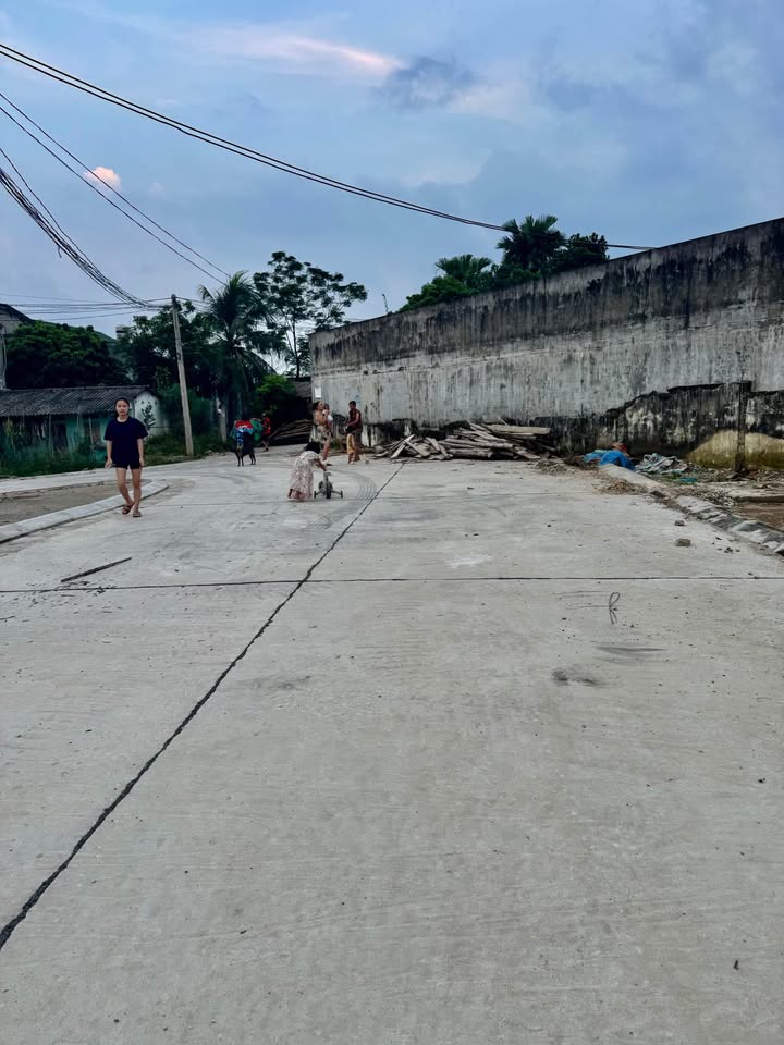 Đất thổ cư 200m² tại xóm 5 Trung Môn - Giá chỉ 2.2 tỷ, hướng Nam!