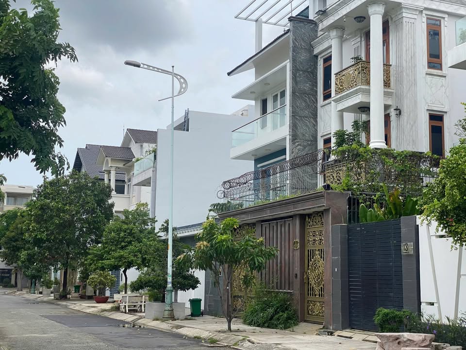 Nhà phố KDC Đông Thủ Thiêm Quận 2 110m² giá nhỉnh 21 tỷ - Sổ hồng riêng trao tay!