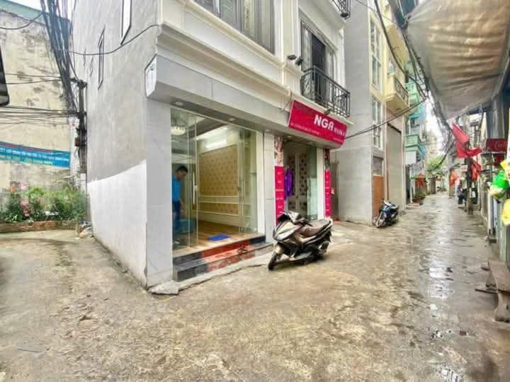 Nhà đẹp Vĩnh Hưng, Hoàng Mai 30m² giá 6.1 tỷ - Đỗ cửa VF3 tiện lợi!