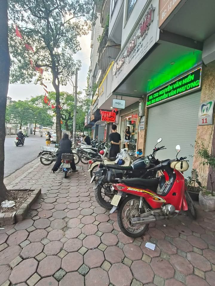 Nhà mặt phố Doãn Kế Thiện 50m² giá 25.9 tỷ - Kinh doanh đỉnh cao!