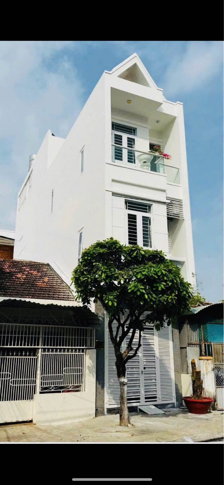 Bán nhà mặt tiền đường Châu Văn Liêm - Phước Long - Nha Trang 65.4m² - Thang máy, full nội thất!