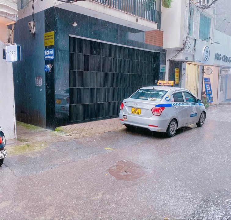 Nhà mặt phố Đông Các, Đống Đa 90m² giá 8.1 tỷ - Kinh doanh sầm uất, ô tô đỗ cửa!