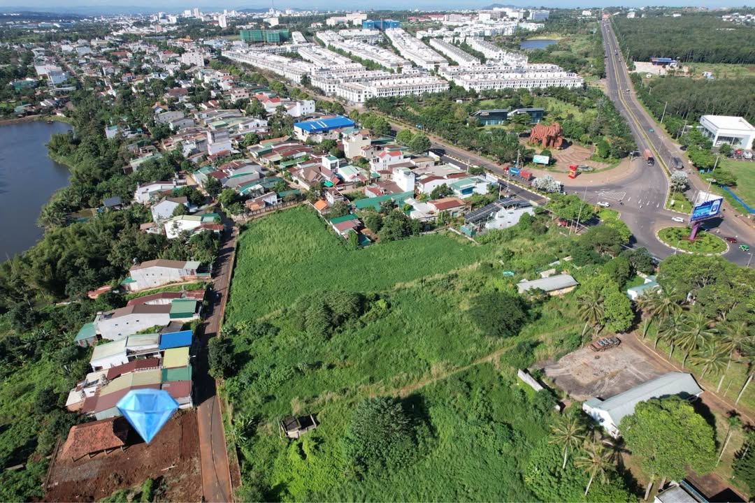 Nhà mặt tiền đường Dã Tượng, Tân An, 100m² - Giá chỉ 2.75 tỷ VND!