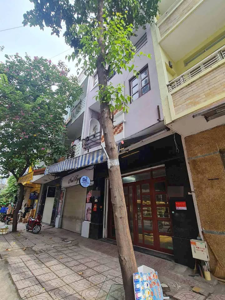 Nhà phố Bình Hưng, Bình Chánh 72m² giá 14 tỷ - Thiết kế hiện đại, 6 phòng ngủ!