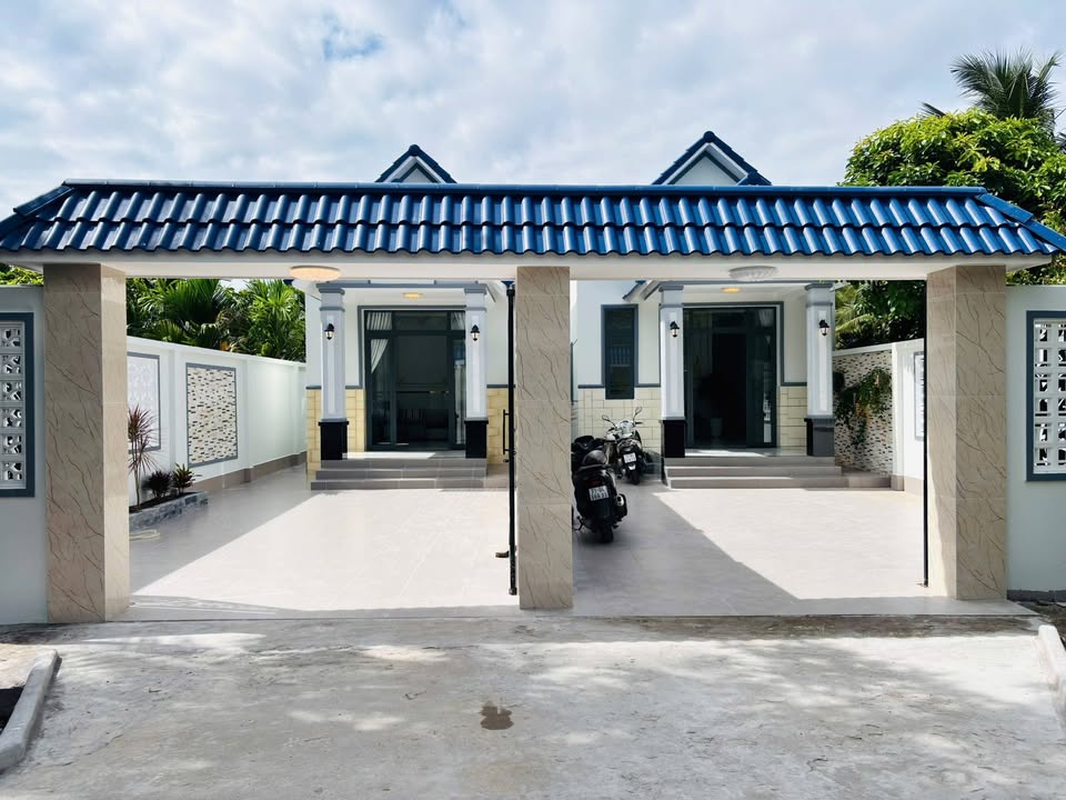 Nhà mái Thái Phú Tân, 216m², giá 2.75 tỷ - Thiết kế hiện đại, sẵn sàng ở ngay!