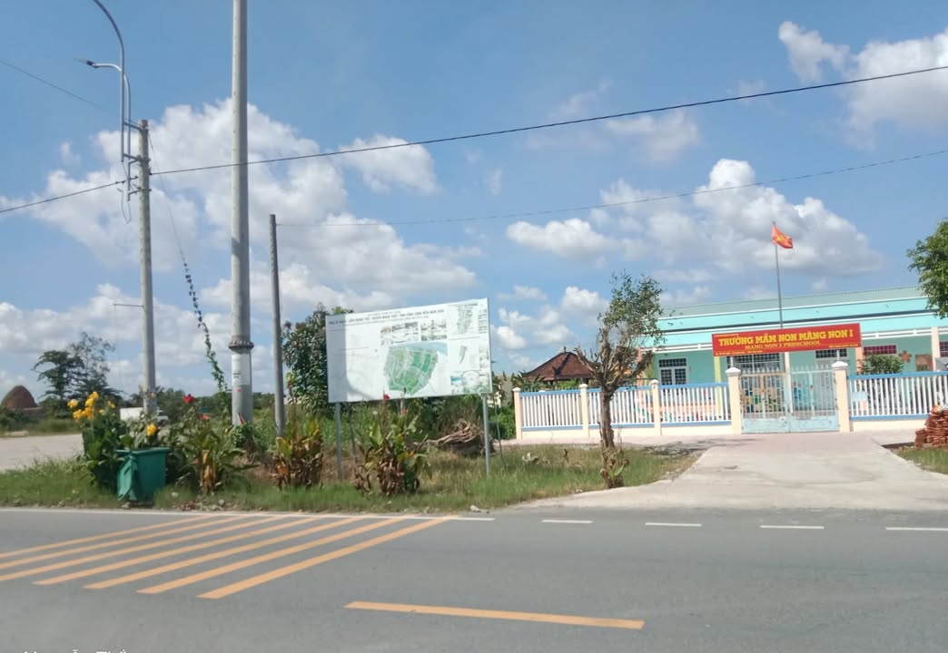 Đất nền Nhơn Phú Vĩnh Long 130m² giá 320 triệu - Sổ đỏ chính chủ, mặt tiền nhựa 5 tấn!