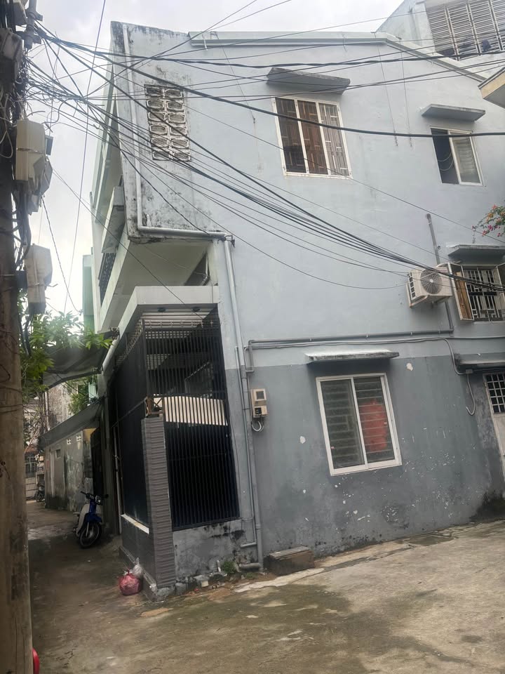 Nhà 3 tầng đẹp Thanh Khê 46m² giá chỉ 3.55 tỷ - Lô góc 2 mặt kiệt thoáng đãng!