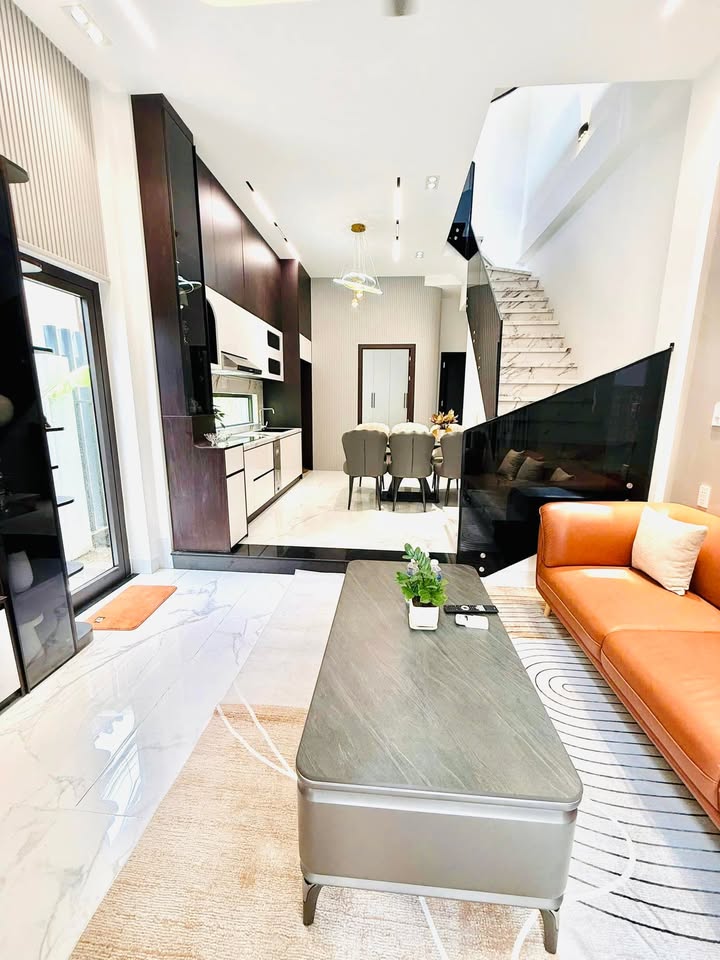 Nhà 3 tầng Hoàng Diệu 58m² giá 6 tỷ - Đầy đủ nội thất, chỉ việc dọn vào ở!