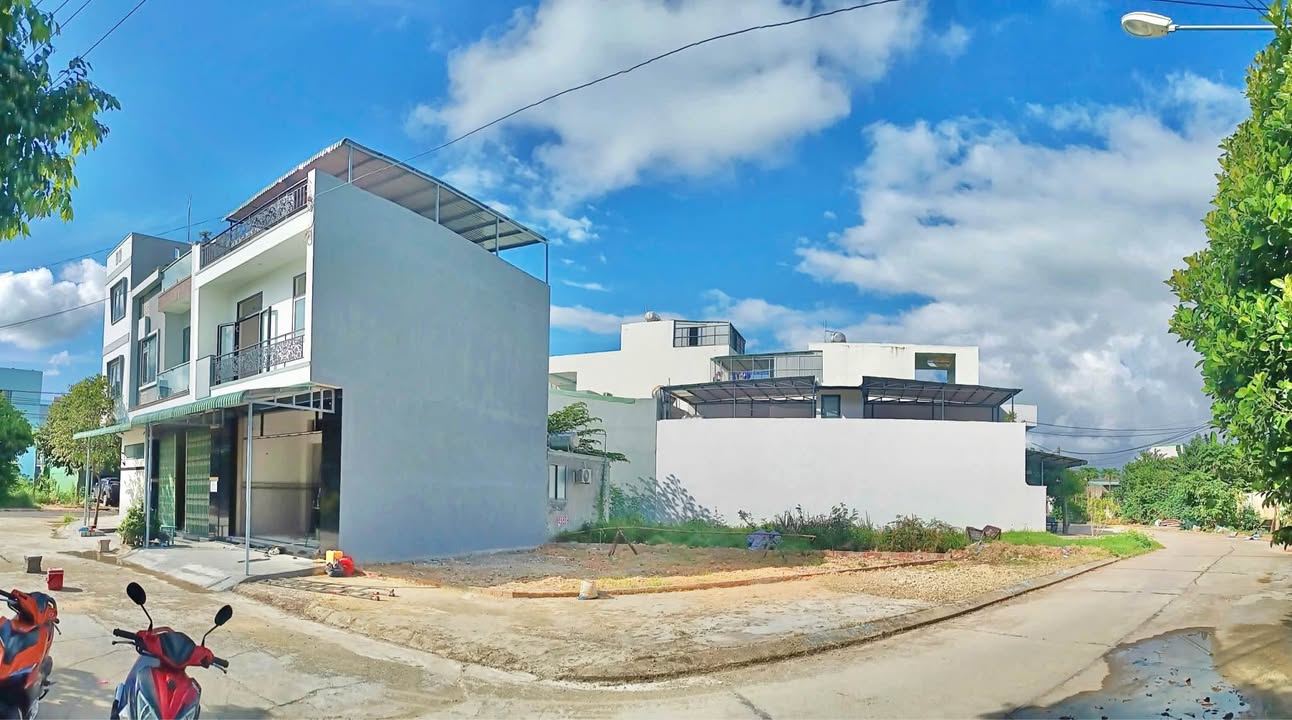 Đất ôm góc Nhơn Bình 69m² giá 2 tỷ - Sổ đỏ chính chủ, gần chợ Dinh!