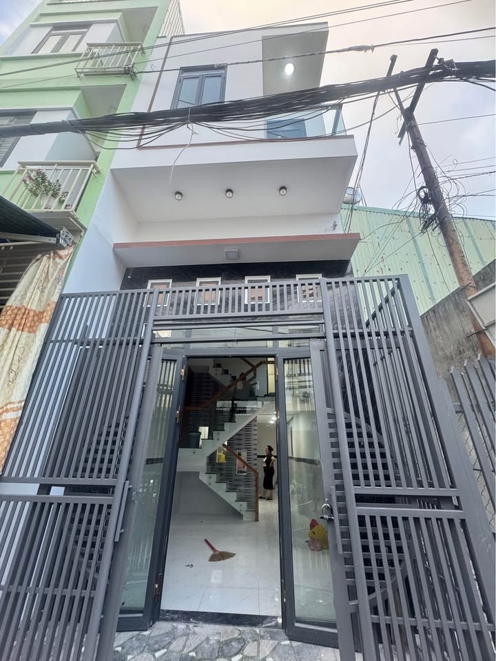 Nhà góc 2,5 tầng tại Quy Nhơn 33m² giá 2,95 tỷ - Đầy đủ tiện nghi, sổ đỏ chính chủ!