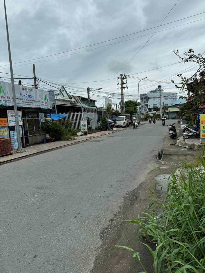 Nhà mặt tiền đường Nguyễn Thị Bảy, phường 6, Tân An 196m² giá 4.8 tỷ - Vị trí đắc địa, tiện ích đầy đủ!