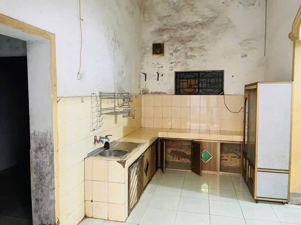 Nhà cho thuê tại phường Hưng Phúc, 140m² giá 4 triệu - Không nội thất, đừng bỏ lỡ!