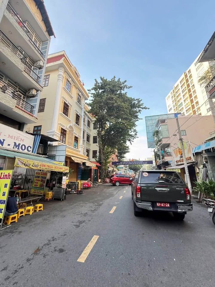 Nhà phố Tân Bình 38m² giá 7.6 tỷ - Vị trí đắc địa sát Công viên Hoàng Văn Thụ!