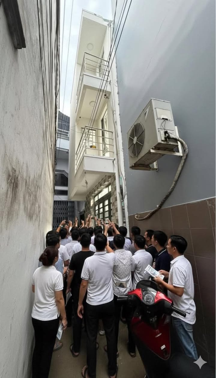 Nhà bán tại Bình Tân 20m² giá 2.55 tỷ - Gần mặt tiền đường 5D!