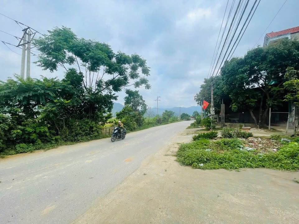 Đất nền chính chủ tại Trục Chính 302b, Trung Mỹ, 233m² - Giá chỉ 2 tỷ VND!