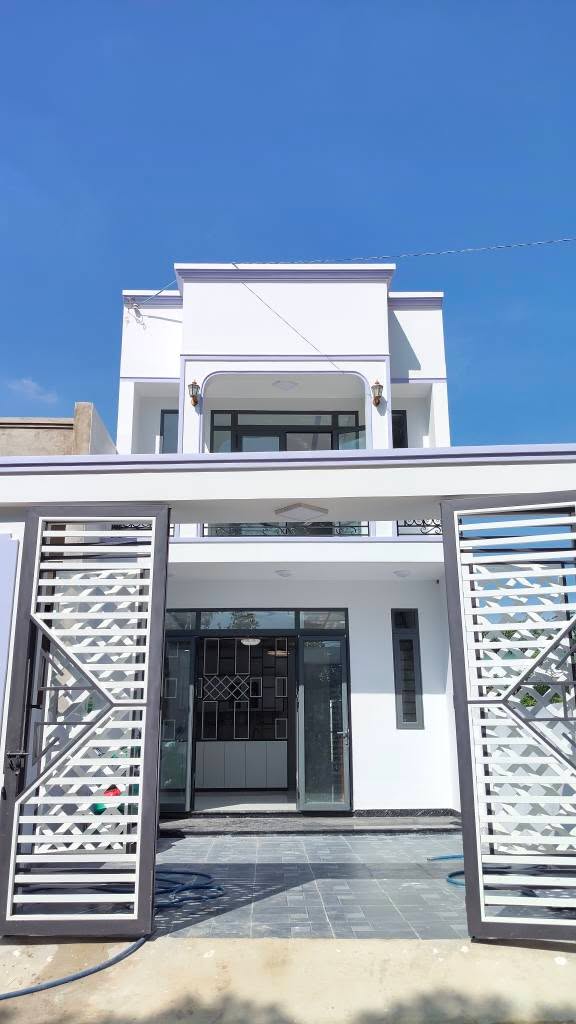 Nhà 1 Lầu 1 Trệt Hòa Lợi, Bến Cát 90m² giá 2.1 tỷ - Chính chủ bán gấp!