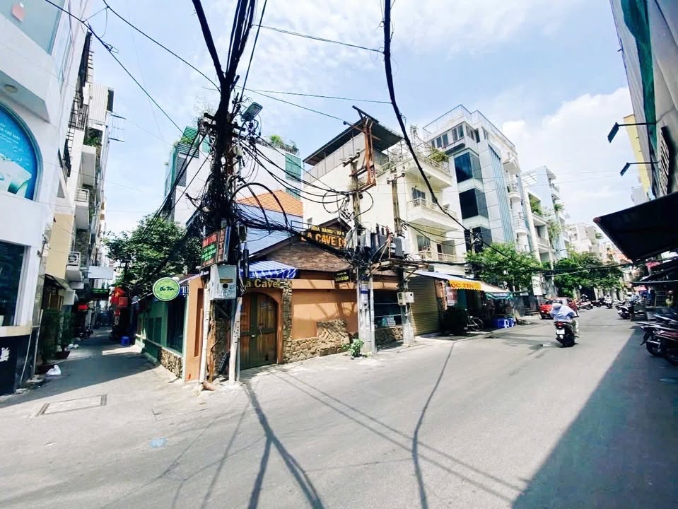 Biệt thự cho thuê tại Quận 3 - Diện tích 180m² - Vị trí trung tâm, giá tốt!