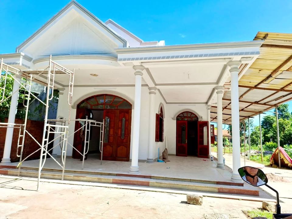 Nhà phong cách cổ điển mái Thái Hòa Long Bà Rịa 450m² giá 3.8 tỷ - Sổ đỏ chính chủ