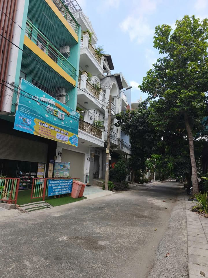 Nhà 3 tầng Phú Mỹ, Quận 7, 92.5m² giá 14.5 tỷ - Đầu tư sinh lời ngay!