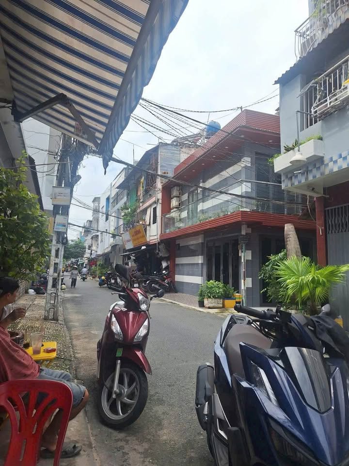 Nhà mặt tiền 341 Lạc Long Quân, quận 11, 55.8m² giá 4.75 tỷ - Đầu tư sinh lời ngay!