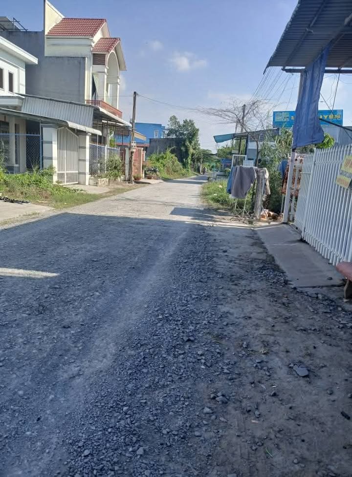 Nhà phố Tân Phú Đông, Sa Đéc 100m² giá 2 tỷ - Thiết kế kiên cố, sẵn sàng vào ở!