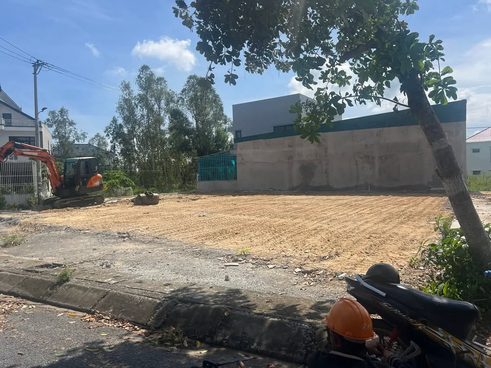 Đất nền Bắc Lý Đồng Hới 100m² giá 1 tỷ - Đường nhựa 10,5m, xây dựng tự do!