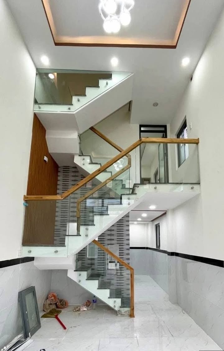 Nhà góc 2,5 tầng tại Quy Nhơn 35m² giá chỉ 2,xx tỷ - Tiện nghi đầy đủ!