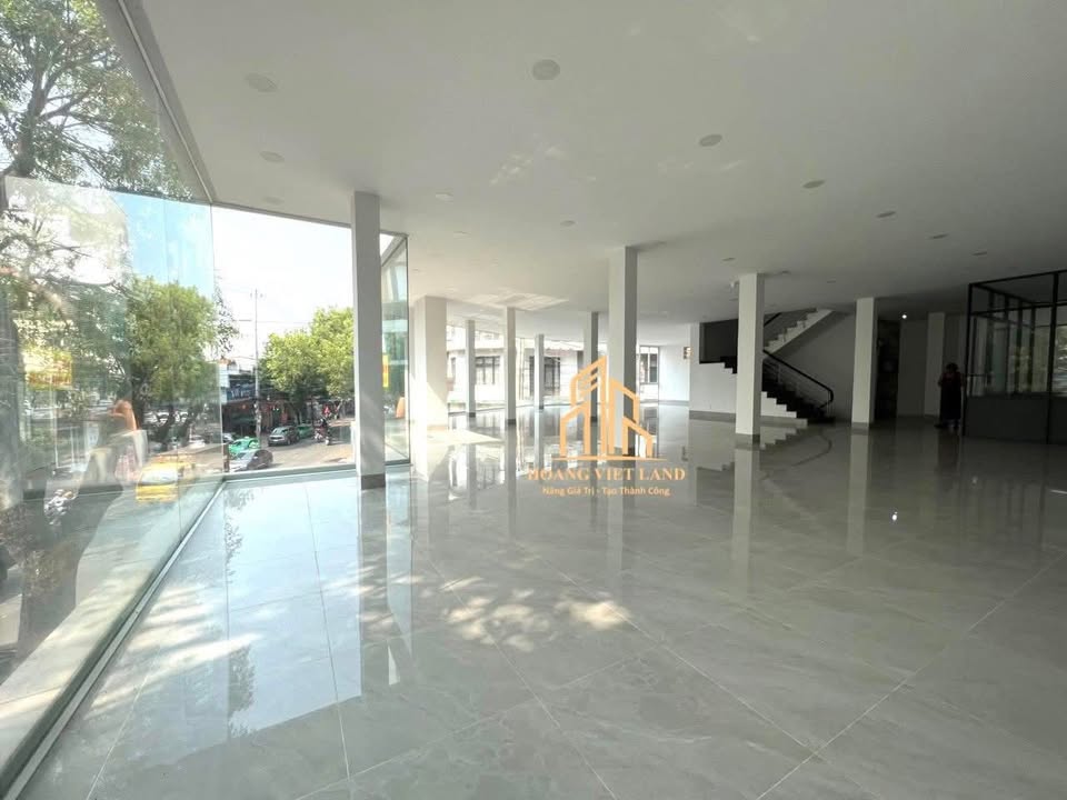 FrontHouse 4 tầng Ngô Quyền 280m² giá 39 tỷ - Góc mặt tiền kinh doanh VIP!