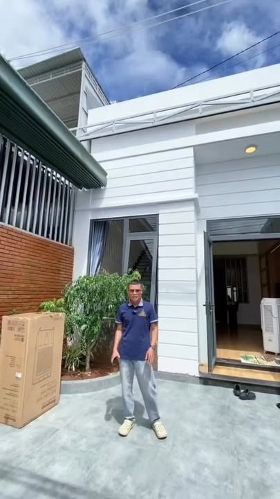 Nhà mặt tiền A4 Buôn Ma Thuột 110m² giá thỏa thuận - Sân ô tô rộng rãi!