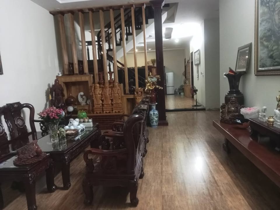 Biệt thự mặt tiền khu Mê Trô, Tân An, Đắk Lắk - Diện tích 300m², giá 19 tỷ - Thiết kế sang trọng, tiện nghi đầy đủ!