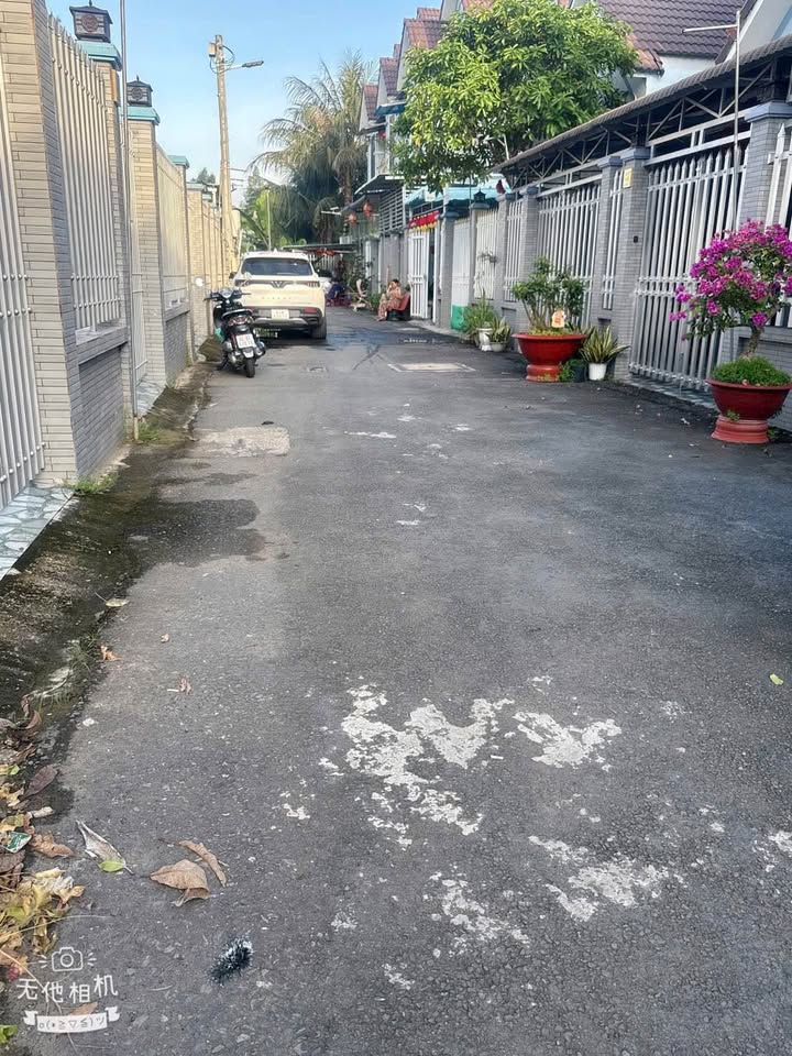 Bán biệt thự mái thái tại phường 8, TP. Vĩnh Long, 187m² giá 3,3 tỷ - Cơ hội đầu tư tuyệt vời!