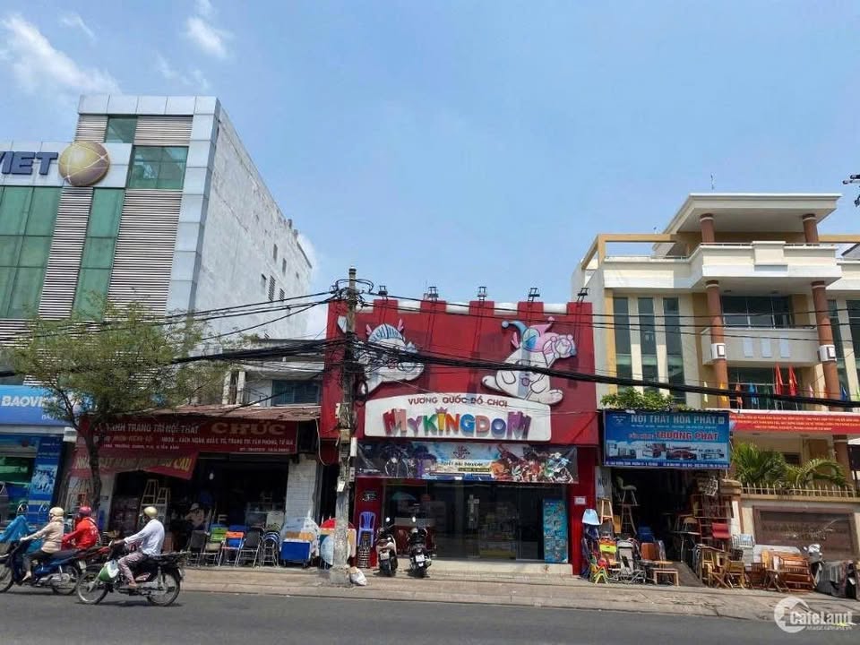 Nhà mặt tiền 156-156A Trường Chinh, Tân Bình, 259m² - Vị trí kinh doanh đắc địa!