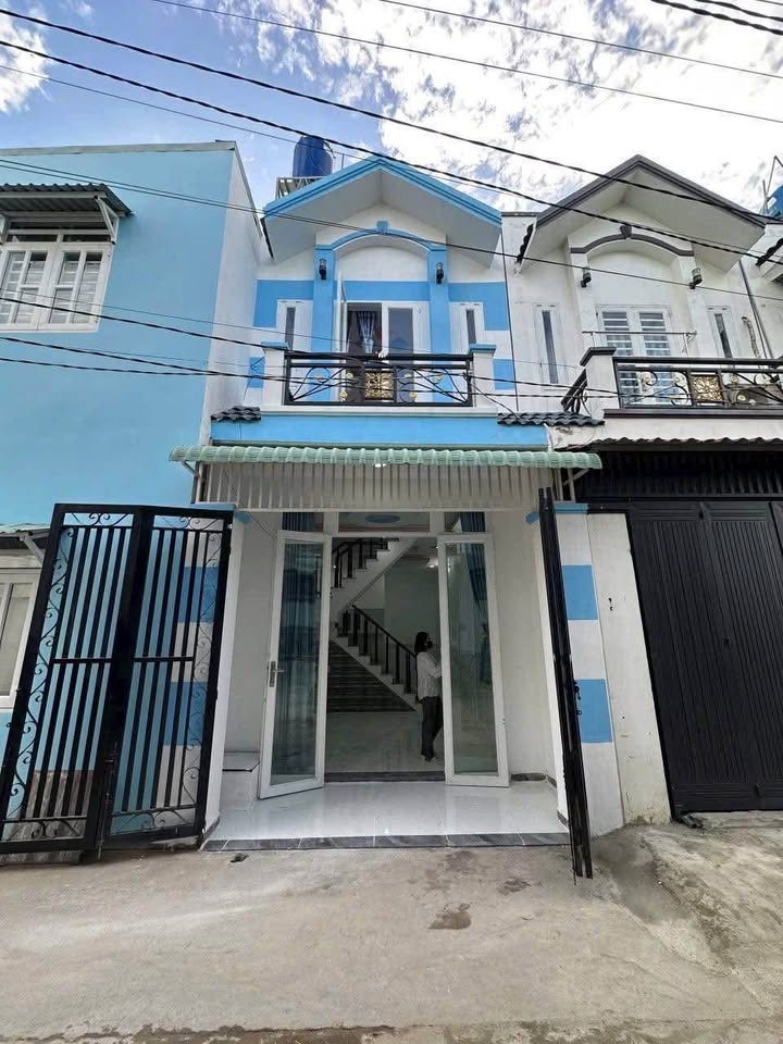 Nhà đẹp Ấp Chiến Lược, Bình Tân 51m² giá 990 triệu - Chính chủ, tiện ích đầy đủ!