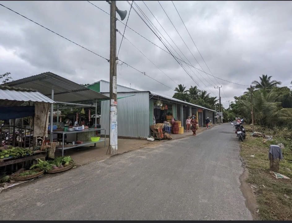 Đất nền mặt tiền đường Nguyễn Viết Xuân, quận Bình Thủy, 135m² - Giá chỉ 1.3 tỷ VND!