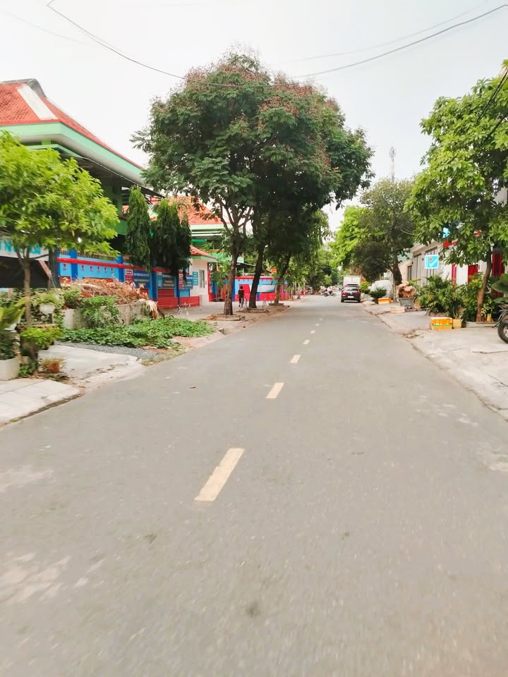 Đất nền 100m² đường 49, Bình Trưng Đông, Quận 2 - Giá 12.3 tỷ, không xây dựng ngay!