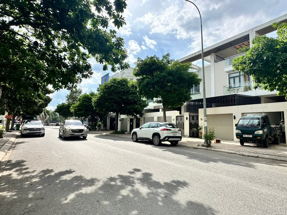 Nhà mặt tiền Hoàng Hoa Thám, KDC Hiệp Thành 3, 81m² giá 8.6 tỷ - Vị trí đắc địa cho văn phòng!