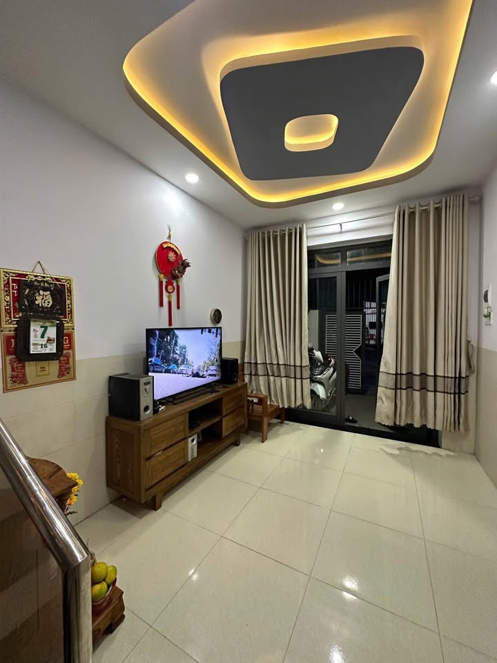 Nhà phố Tái Định Cư Hòn Rớ 1 Nha Trang 45m² giá 2.9 tỷ - Tiện ích đầy đủ, giao thông thuận lợi!