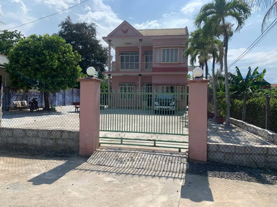 Nhà 2 tầng Diên An 528m² giá 12 tỷ - Kiên cố 2 mặt tiền gần đường 23/10!