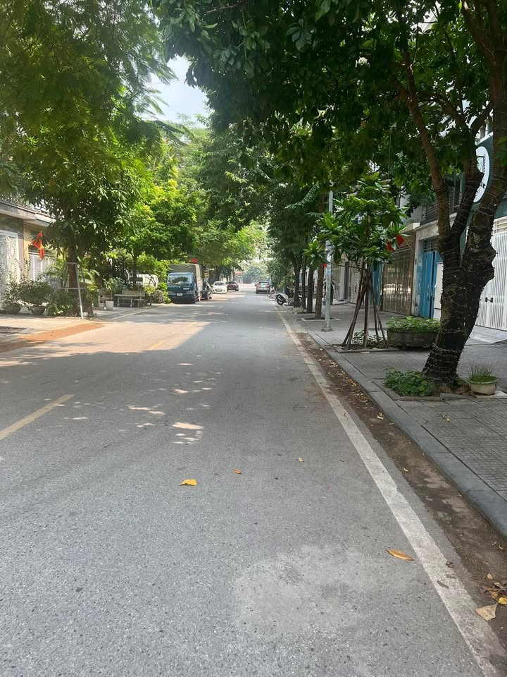 Nhà phố KDT Văn Phú 90m² giá thỏa thuận - Vị trí đắc địa, kinh doanh thuận lợi!