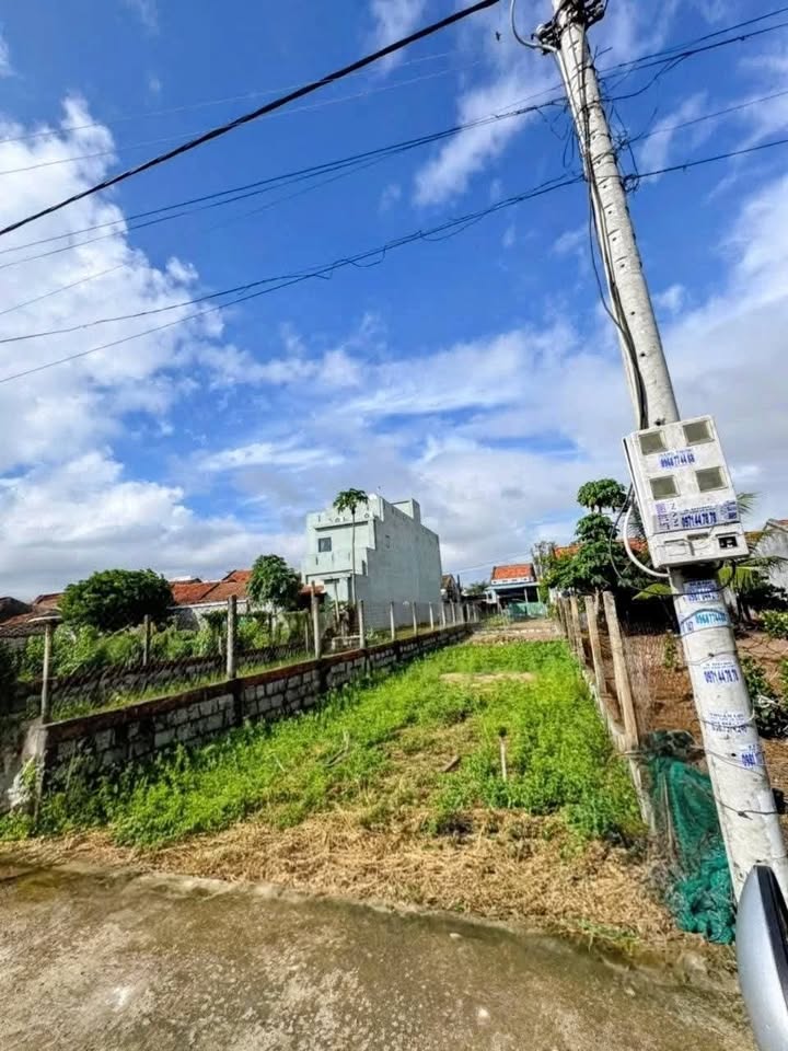 Đất thổ cư Đông Hòa 105m² giá 930 triệu - Sổ đỏ lâu dài, hướng Đông Bắc!