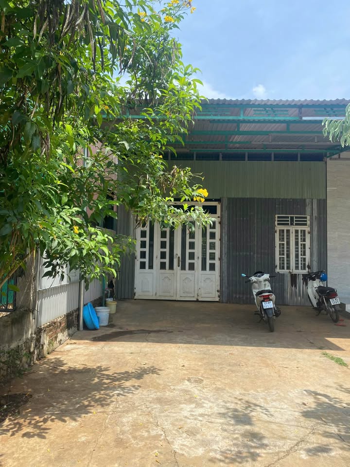 Nhà bán trung tâm Ea Pok 150m² giá 1.55 tỷ - Vị trí đắc địa, tiện ích đầy đủ!